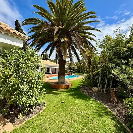 Casa Lilo, En Jardin Grande,con Gran Piscina, Con Pergola Y Barbacoa Арона