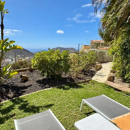 Casa Lilo, En Jardin Grande,con Gran Piscina, Con Pergola Y Barbacoa