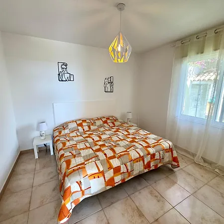 Вилла Casa Lilo, En Jardin Grande,con Gran Piscina, Con Pergola Y Barbacoa