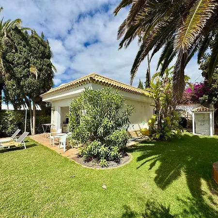 Casa Lilo, En Jardin Grande,con Gran Piscina, Con Pergola Y Barbacoa Вилла *