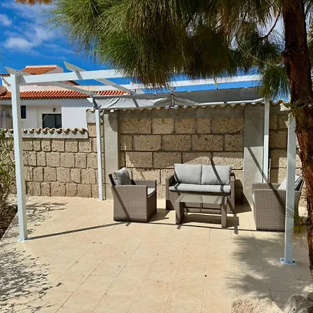 Casa Lilo, En Jardin Grande,con Gran Piscina, Con Pergola Y Barbacoa Вилла *